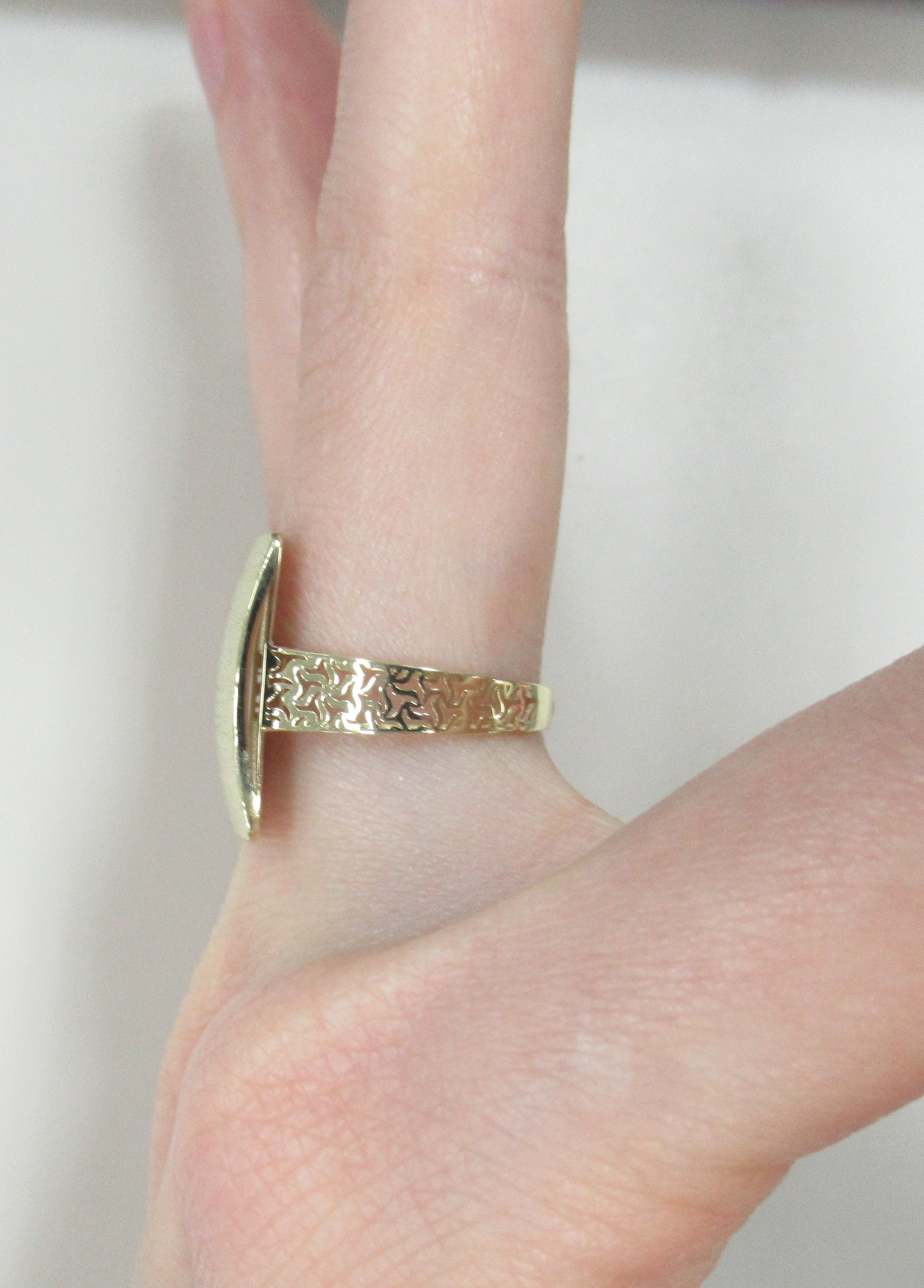 Кольцо из желтого золота